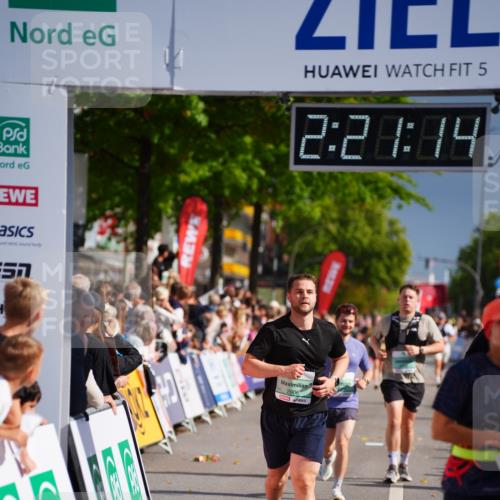 20.09.2026 - PSD Bank Halbmarathon LAZAROV Photography http://msf.ph/oto/10538500 20.09.2026 12:21:14 Ziel 1004, 1143, 1281, 2906, 2907 meine-sportfotos.de