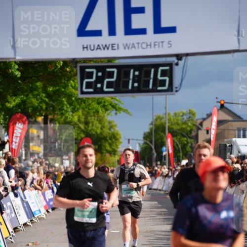 20.09.2026 - PSD Bank Halbmarathon LAZAROV Photography http://msf.ph/oto/10538517 20.09.2026 12:21:15 Ziel 1004, 1143, 1281, 2906, 2907 meine-sportfotos.de