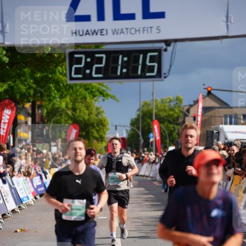 20.09.2026 - PSD Bank Halbmarathon LAZAROV Photography http://msf.ph/oto/10538522 20.09.2026 12:21:15 Ziel 1004, 1143, 1281, 2906, 2907 meine-sportfotos.de