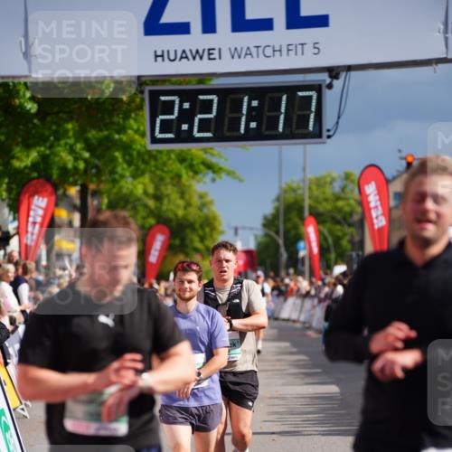 20.09.2026 - PSD Bank Halbmarathon LAZAROV Photography http://msf.ph/oto/10538553 20.09.2026 12:21:16 Ziel 1004, 1143, 1281, 2906, 2907 meine-sportfotos.de