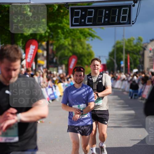 20.09.2026 - PSD Bank Halbmarathon LAZAROV Photography http://msf.ph/oto/10538570 20.09.2026 12:21:17 Ziel 1004, 1143, 1281, 2906, 2907 meine-sportfotos.de