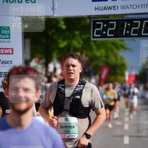 20.09.2026 - PSD Bank Halbmarathon LAZAROV Photography http://msf.ph/oto/10538581 20.09.2026 12:21:20 Ziel 1004, 1143, 1281, 2906, 2907, 3197 meine-sportfotos.de