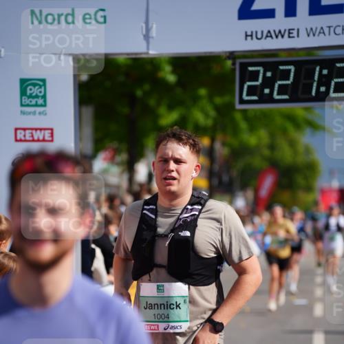 20.09.2026 - PSD Bank Halbmarathon LAZAROV Photography http://msf.ph/oto/10538586 20.09.2026 12:21:20 Ziel 1004, 1143, 1281, 2906, 2907, 3197 meine-sportfotos.de