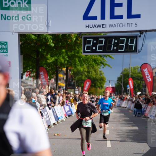 20.09.2026 - PSD Bank Halbmarathon LAZAROV Photography http://msf.ph/oto/10538747 20.09.2026 12:21:34 Ziel 1203, 1443, 1793, 3672, 4205 meine-sportfotos.de