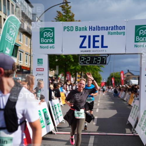 20.09.2026 - PSD Bank Halbmarathon LAZAROV Photography http://msf.ph/oto/10538768 20.09.2026 12:21:37 Ziel 1203, 1793, 4205 meine-sportfotos.de