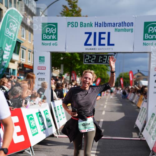 20.09.2026 - PSD Bank Halbmarathon LAZAROV Photography http://msf.ph/oto/10538793 20.09.2026 12:21:37 Ziel 1203, 1793, 4205 meine-sportfotos.de