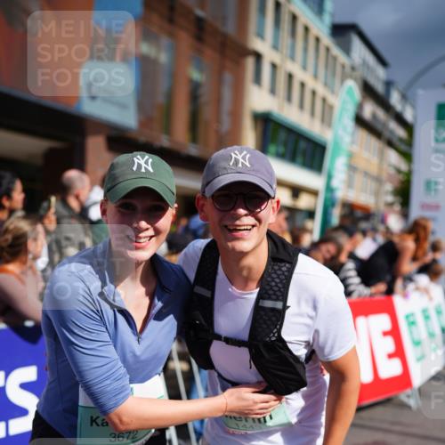 20.09.2026 - PSD Bank Halbmarathon LAZAROV Photography http://msf.ph/oto/10538827 20.09.2026 12:21:40 Ziel 1203, 4205 meine-sportfotos.de