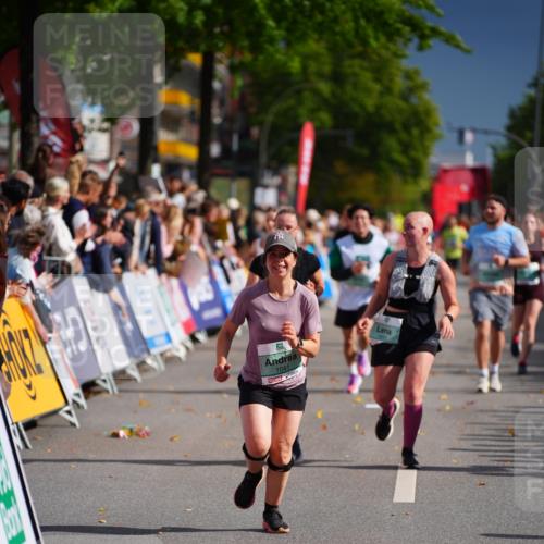 20.09.2026 - PSD Bank Halbmarathon LAZAROV Photography http://msf.ph/oto/10538924 20.09.2026 12:21:50 Ziel 1041, 1097, 1659, 1714, 2419 meine-sportfotos.de