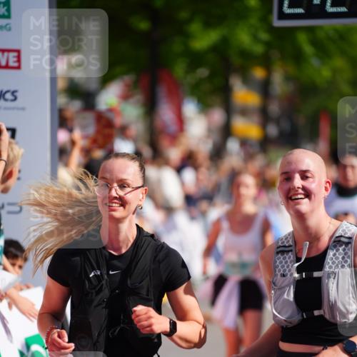 20.09.2026 - PSD Bank Halbmarathon LAZAROV Photography http://msf.ph/oto/10539014 20.09.2026 12:21:54 Ziel 1041, 1097, 1659, 1714, 2060, 2419, 2917, 4303, 4310, 4315 meine-sportfotos.de