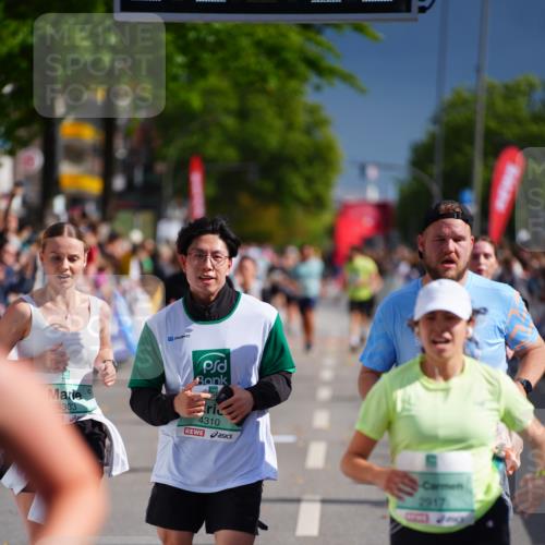 20.09.2026 - PSD Bank Halbmarathon LAZAROV Photography http://msf.ph/oto/10539027 20.09.2026 12:21:55 Ziel 1041, 1097, 1659, 2060, 2419, 2917, 4303, 4310, 4315 meine-sportfotos.de