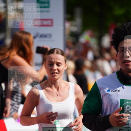 20.09.2026 - PSD Bank Halbmarathon LAZAROV Photography http://msf.ph/oto/10539062 20.09.2026 12:21:57 Ziel 1041, 1659, 2060, 2235, 2419, 2917, 4303, 4310, 4315 meine-sportfotos.de