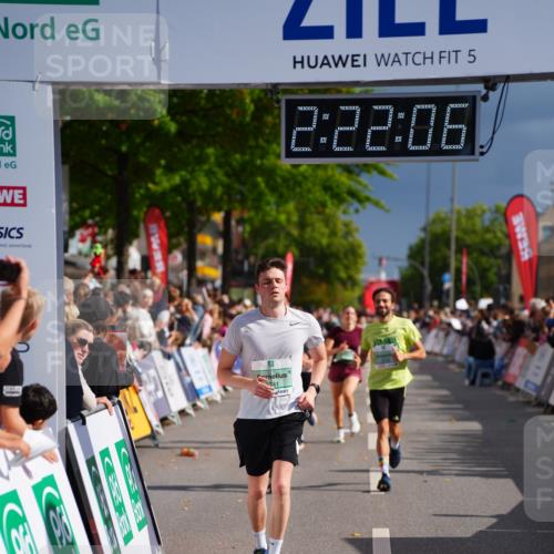 20.09.2026 - PSD Bank Halbmarathon LAZAROV Photography http://msf.ph/oto/10539144 20.09.2026 12:22:06 Ziel 1773, 2235, 2770, 3014, 3741, 4413 meine-sportfotos.de