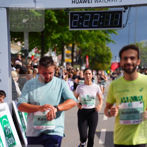 20.09.2026 - PSD Bank Halbmarathon LAZAROV Photography http://msf.ph/oto/10539233 20.09.2026 12:22:10 Ziel 1773, 2770, 3014, 3741, 4413 meine-sportfotos.de