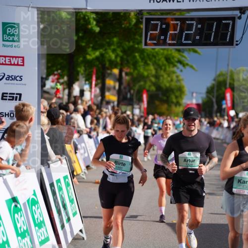 20.09.2026 - PSD Bank Halbmarathon LAZAROV Photography http://msf.ph/oto/10539278 20.09.2026 12:22:17 Ziel 1329, 1773, 1991, 3014, 3560, 4361, 4413 meine-sportfotos.de