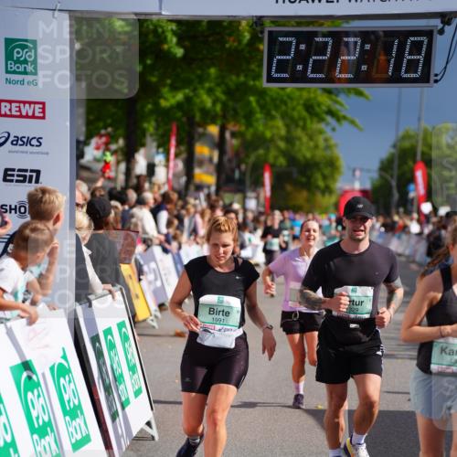 20.09.2026 - PSD Bank Halbmarathon LAZAROV Photography http://msf.ph/oto/10539283 20.09.2026 12:22:17 Ziel 1329, 1773, 1991, 3014, 3560, 4361, 4413 meine-sportfotos.de