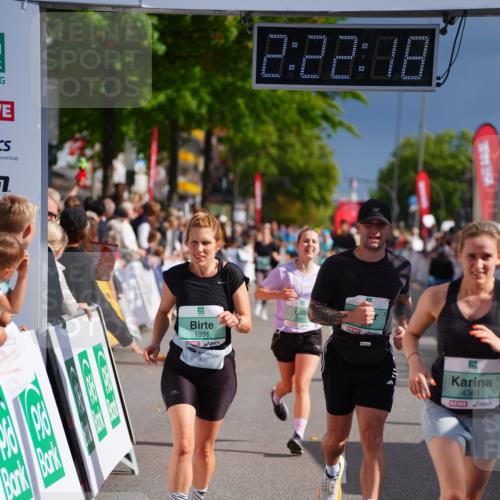 20.09.2026 - PSD Bank Halbmarathon LAZAROV Photography http://msf.ph/oto/10539292 20.09.2026 12:22:17 Ziel 1329, 1773, 1991, 3014, 3560, 4361, 4413 meine-sportfotos.de