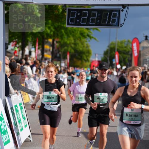 20.09.2026 - PSD Bank Halbmarathon LAZAROV Photography http://msf.ph/oto/10539296 20.09.2026 12:22:17 Ziel 1329, 1773, 1991, 3014, 3560, 4361, 4413 meine-sportfotos.de