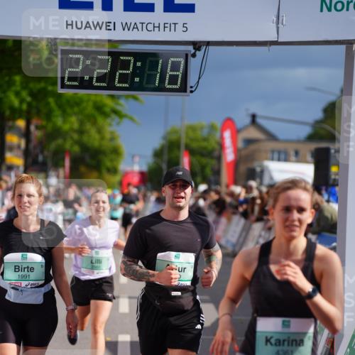 20.09.2026 - PSD Bank Halbmarathon LAZAROV Photography http://msf.ph/oto/10539309 20.09.2026 12:22:18 Ziel 1329, 1991, 3014, 3560, 4337, 4361 meine-sportfotos.de