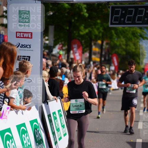 20.09.2026 - PSD Bank Halbmarathon LAZAROV Photography http://msf.ph/oto/10539364 20.09.2026 12:22:25 Ziel 1329, 1825, 1991, 2996, 3462, 3560, 4337, 4361 meine-sportfotos.de