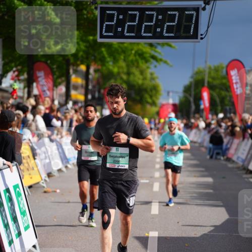 20.09.2026 - PSD Bank Halbmarathon LAZAROV Photography http://msf.ph/oto/10539379 20.09.2026 12:22:27 Ziel 1825, 2996, 3462, 4337, 4362 meine-sportfotos.de