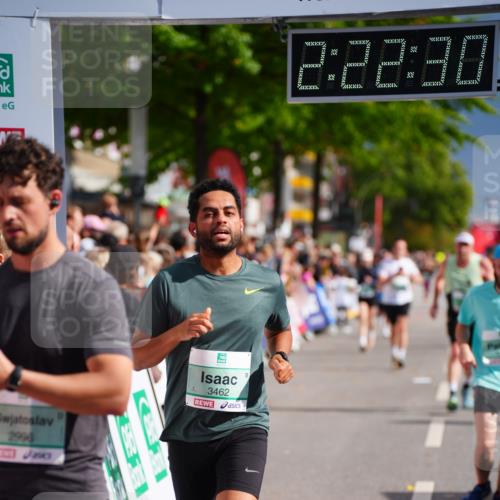 20.09.2026 - PSD Bank Halbmarathon LAZAROV Photography http://msf.ph/oto/10539412 20.09.2026 12:22:29 Ziel 1825, 2996, 3462, 4337, 4362 meine-sportfotos.de