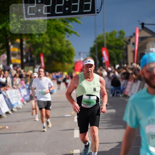 20.09.2026 - PSD Bank Halbmarathon LAZAROV Photography http://msf.ph/oto/10539456 20.09.2026 12:22:33 Ziel 1825, 2996, 3462, 4362, 4388, 4666 meine-sportfotos.de