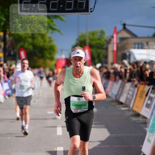 20.09.2026 - PSD Bank Halbmarathon LAZAROV Photography http://msf.ph/oto/10539458 20.09.2026 12:22:34 Ziel 1657, 2996, 3462, 4333, 4362, 4388, 4666 meine-sportfotos.de