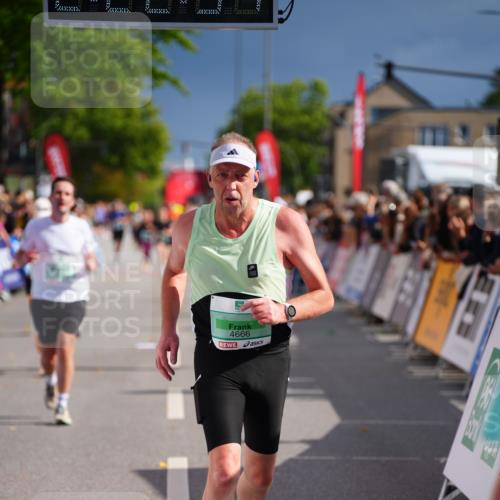 20.09.2026 - PSD Bank Halbmarathon LAZAROV Photography http://msf.ph/oto/10539461 20.09.2026 12:22:34 Ziel 1657, 2996, 3462, 4333, 4362, 4388, 4666 meine-sportfotos.de