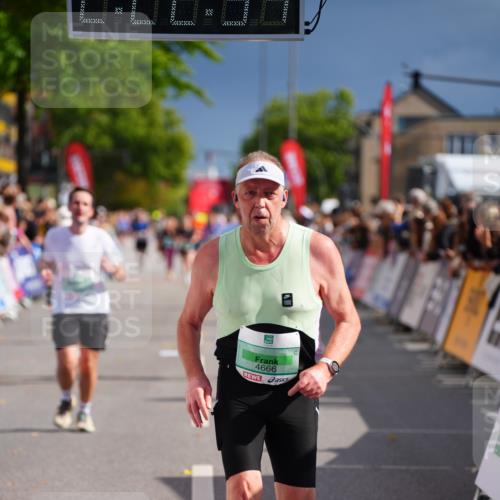 20.09.2026 - PSD Bank Halbmarathon LAZAROV Photography http://msf.ph/oto/10539465 20.09.2026 12:22:34 Ziel 1657, 2996, 3462, 4333, 4362, 4388, 4666 meine-sportfotos.de