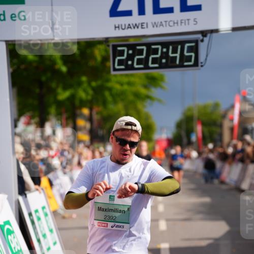 20.09.2026 - PSD Bank Halbmarathon LAZAROV Photography http://msf.ph/oto/10539570 20.09.2026 12:22:45 Ziel 1657, 1767, 2392, 3245, 3358, 4161, 4333, 4388 meine-sportfotos.de