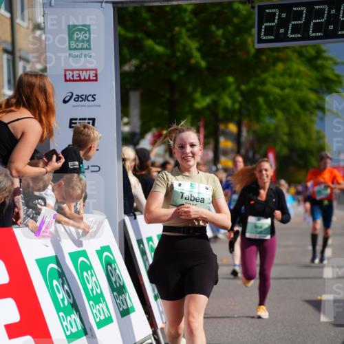 20.09.2026 - PSD Bank Halbmarathon LAZAROV Photography http://msf.ph/oto/10539607 20.09.2026 12:22:50 Ziel 1939, 2392, 2710, 3245, 3358, 3541, 4032 meine-sportfotos.de