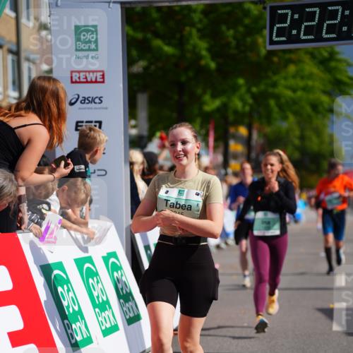 20.09.2026 - PSD Bank Halbmarathon LAZAROV Photography http://msf.ph/oto/10539619 20.09.2026 12:22:50 Ziel 1939, 2392, 2710, 3245, 3358, 3541, 4032 meine-sportfotos.de