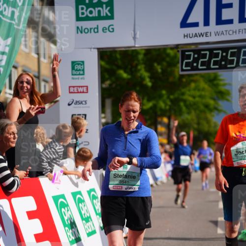 20.09.2026 - PSD Bank Halbmarathon LAZAROV Photography http://msf.ph/oto/10539718 20.09.2026 12:22:56 Ziel 1391, 1939, 2319, 2710, 3245, 3358, 3541, 4032 meine-sportfotos.de