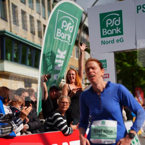 20.09.2026 - PSD Bank Halbmarathon LAZAROV Photography http://msf.ph/oto/10539738 20.09.2026 12:22:57 Ziel 1378, 1391, 1939, 2319, 2710, 3245, 3541, 4032 meine-sportfotos.de