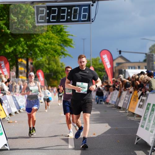 20.09.2026 - PSD Bank Halbmarathon LAZAROV Photography http://msf.ph/oto/10539809 20.09.2026 12:23:06 Ziel 1295, 1378, 1391, 2337, 4202 meine-sportfotos.de