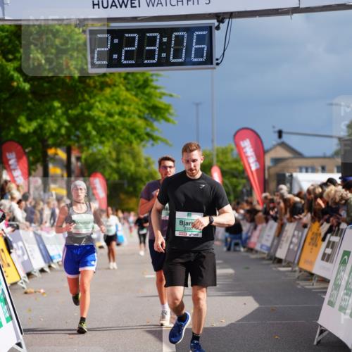 20.09.2026 - PSD Bank Halbmarathon LAZAROV Photography http://msf.ph/oto/10539815 20.09.2026 12:23:06 Ziel 1295, 1378, 1391, 2337, 4202 meine-sportfotos.de