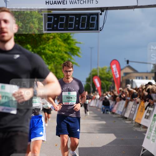 20.09.2026 - PSD Bank Halbmarathon LAZAROV Photography http://msf.ph/oto/10539833 20.09.2026 12:23:08 Ziel 1295, 1378, 2337, 4202 meine-sportfotos.de