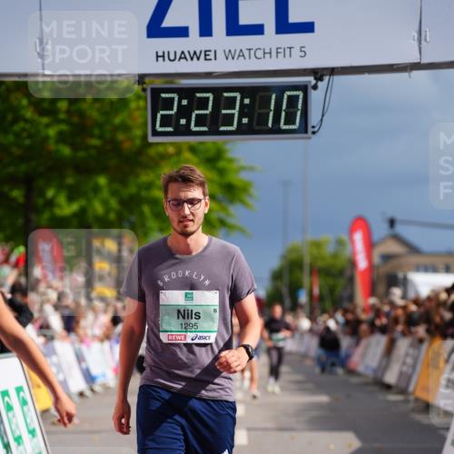 20.09.2026 - PSD Bank Halbmarathon LAZAROV Photography http://msf.ph/oto/10539885 20.09.2026 12:23:10 Ziel 1295, 2337, 4202, 4284 meine-sportfotos.de