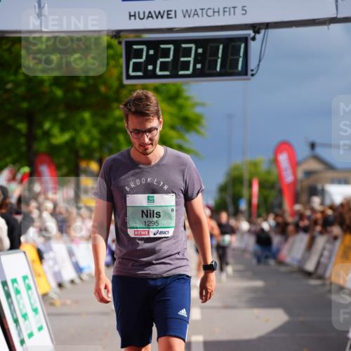 20.09.2026 - PSD Bank Halbmarathon LAZAROV Photography http://msf.ph/oto/10539906 20.09.2026 12:23:10 Ziel 1295, 2337, 4202, 4284 meine-sportfotos.de