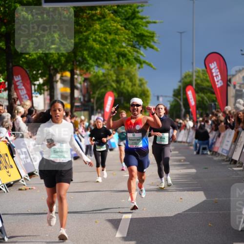 20.09.2026 - PSD Bank Halbmarathon LAZAROV Photography http://msf.ph/oto/10539917 20.09.2026 12:23:13 Ziel 1295, 2337, 2746, 4202, 4271, 4284 meine-sportfotos.de