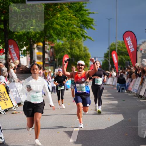 20.09.2026 - PSD Bank Halbmarathon LAZAROV Photography http://msf.ph/oto/10539925 20.09.2026 12:23:13 Ziel 1295, 2337, 2746, 4202, 4271, 4284 meine-sportfotos.de