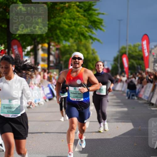 20.09.2026 - PSD Bank Halbmarathon LAZAROV Photography http://msf.ph/oto/10539950 20.09.2026 12:23:14 Ziel 1295, 2337, 2746, 4202, 4271, 4284 meine-sportfotos.de