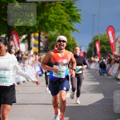 20.09.2026 - PSD Bank Halbmarathon LAZAROV Photography http://msf.ph/oto/10539969 20.09.2026 12:23:15 Ziel 1295, 2337, 2746, 2916, 4202, 4271, 4284 meine-sportfotos.de