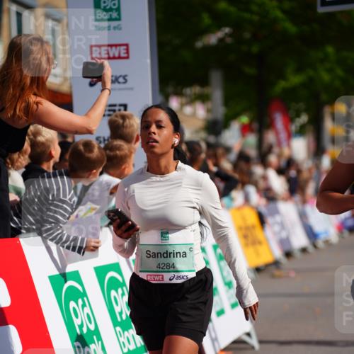 20.09.2026 - PSD Bank Halbmarathon LAZAROV Photography http://msf.ph/oto/10539984 20.09.2026 12:23:15 Ziel 1295, 2337, 2746, 2916, 4202, 4271, 4284 meine-sportfotos.de