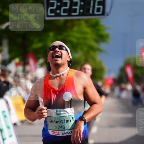 20.09.2026 - PSD Bank Halbmarathon LAZAROV Photography http://msf.ph/oto/10539990 20.09.2026 12:23:16 Ziel 1295, 2746, 2916, 4202, 4271, 4284 meine-sportfotos.de