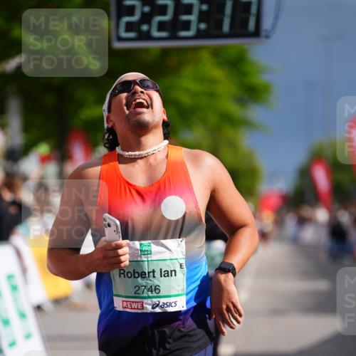 20.09.2026 - PSD Bank Halbmarathon LAZAROV Photography http://msf.ph/oto/10539998 20.09.2026 12:23:16 Ziel 1295, 2746, 2916, 4202, 4271, 4284 meine-sportfotos.de