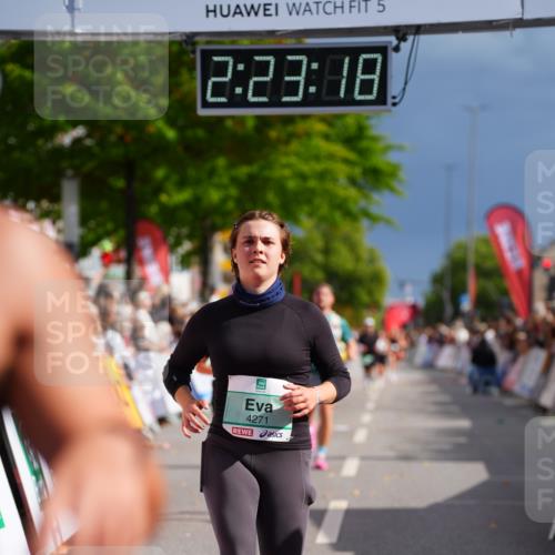20.09.2026 - PSD Bank Halbmarathon LAZAROV Photography http://msf.ph/oto/10540018 20.09.2026 12:23:17 Ziel 2193, 2746, 2916, 4271, 4284 meine-sportfotos.de