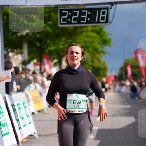 20.09.2026 - PSD Bank Halbmarathon LAZAROV Photography http://msf.ph/oto/10540023 20.09.2026 12:23:17 Ziel 2193, 2746, 2916, 4271, 4284 meine-sportfotos.de