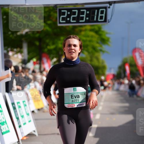 20.09.2026 - PSD Bank Halbmarathon LAZAROV Photography http://msf.ph/oto/10540030 20.09.2026 12:23:18 Ziel 2193, 2746, 2916, 4271, 4284 meine-sportfotos.de