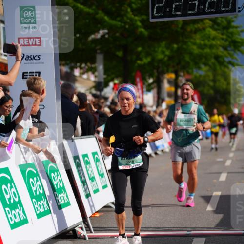 20.09.2026 - PSD Bank Halbmarathon LAZAROV Photography http://msf.ph/oto/10540037 20.09.2026 12:23:19 Ziel 2193, 2746, 2916, 4271, 4284 meine-sportfotos.de